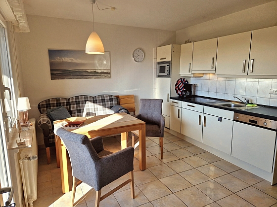 K&uuml;chenzeile mit E&szlig;ecke